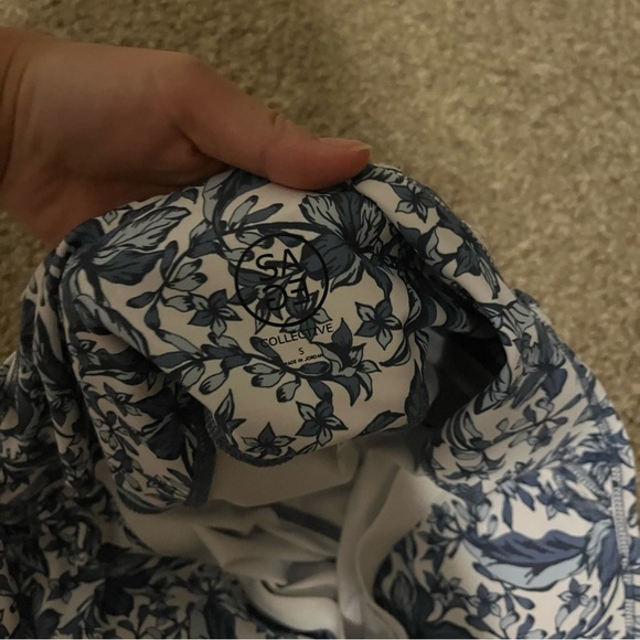 SAGE Collective White and Blue Floral Print Workout Onesie Romper - Picture 2 of 4